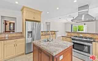 5027 Ledge Ave - Photo 6 of 8