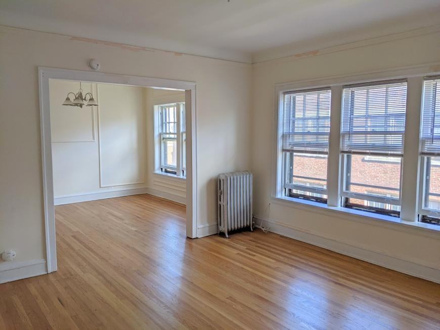 731 Hinman Ave - Photo 2 of 9