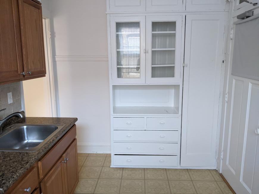 731 Hinman Ave - Photo 5 of 9