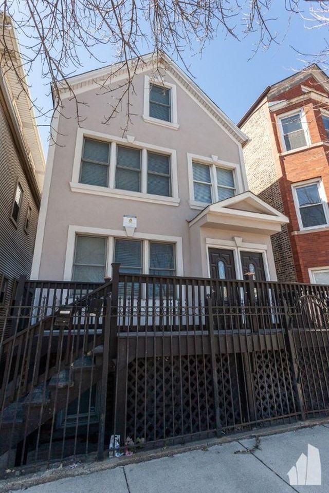 440 N Ashland Ave - Photo 2 of 10