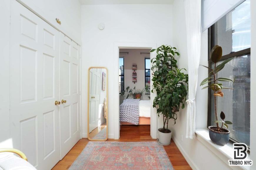 301 W 20th St - Photo 4 of 6