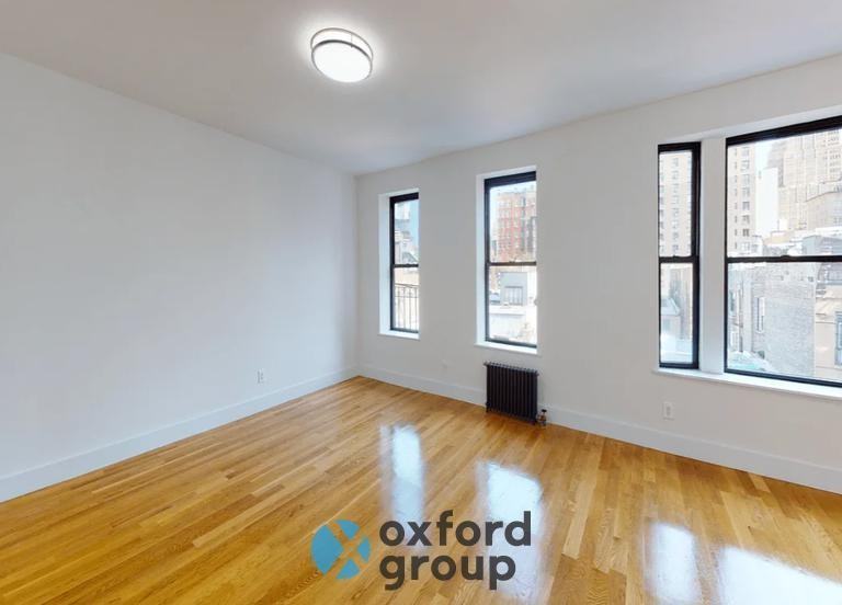 207 W 19th St - Photo 3 of 7