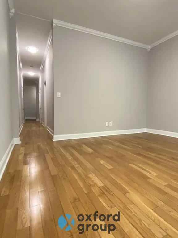 214 E 18th St - Photo 6 of 9