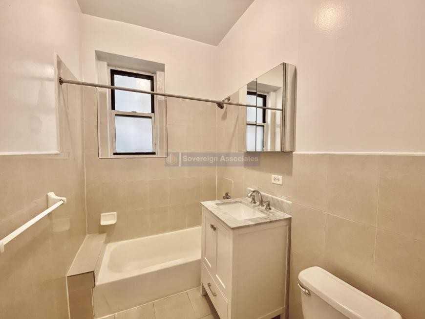 250 Fort Washington Ave - Photo 7 of 10