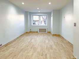 featured image of 2035 E 7th St