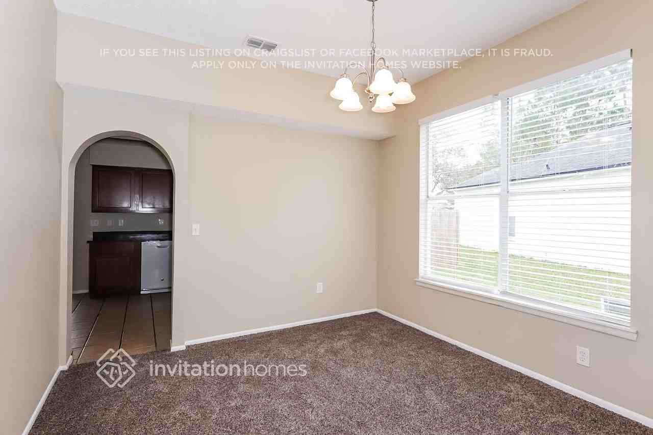 11109 Whittney Chase Dr - Photo 4 of 21