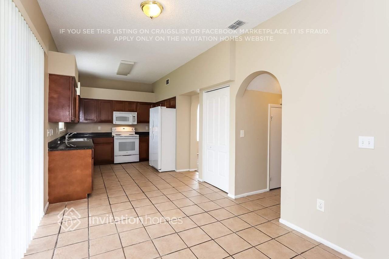 11109 Whittney Chase Dr - Photo 6 of 21