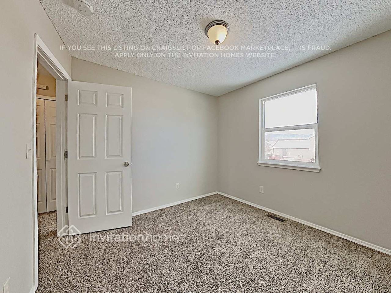 899 Daffodil St - Photo 4 of 7