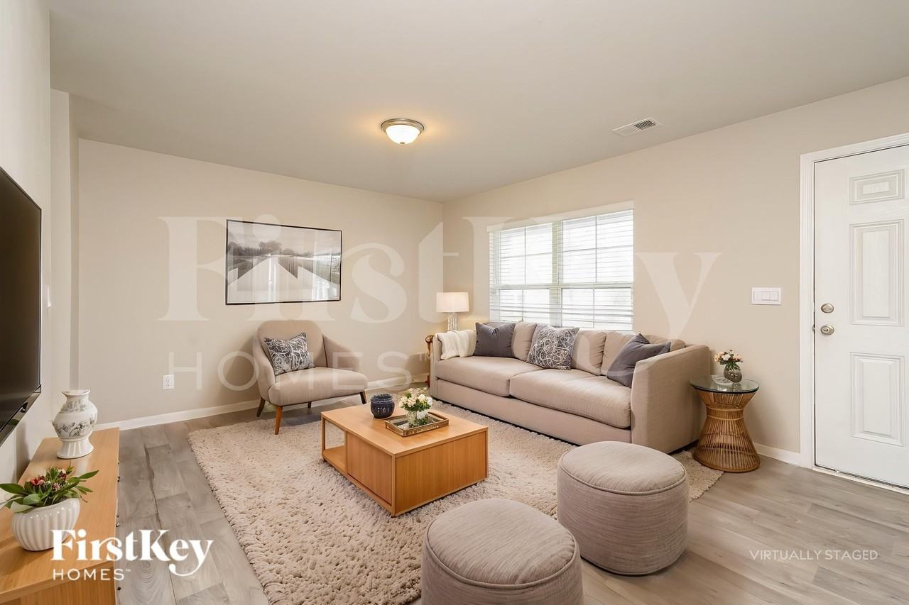 6850 Keeneland Dr - Photo 3 of 19