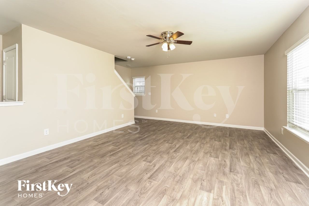 6850 Keeneland Dr - Photo 7 of 19