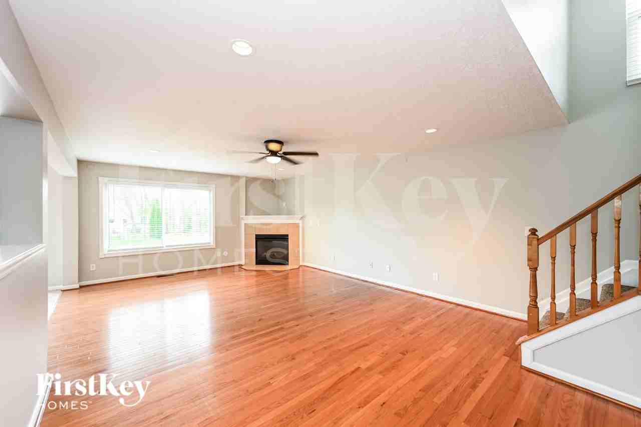2125 Picketside Dr - Photo 2 of 19