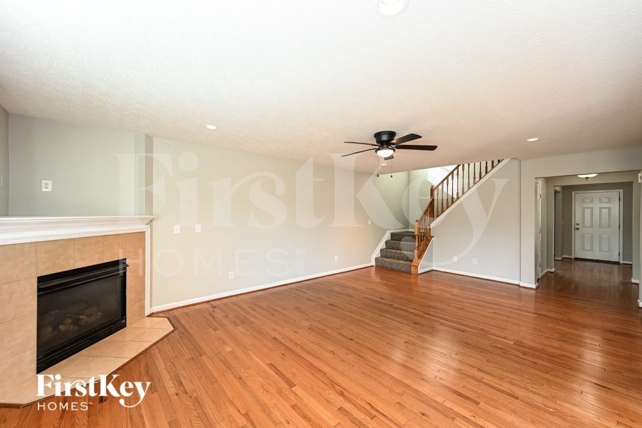 2125 Picketside Dr - Photo 3 of 19