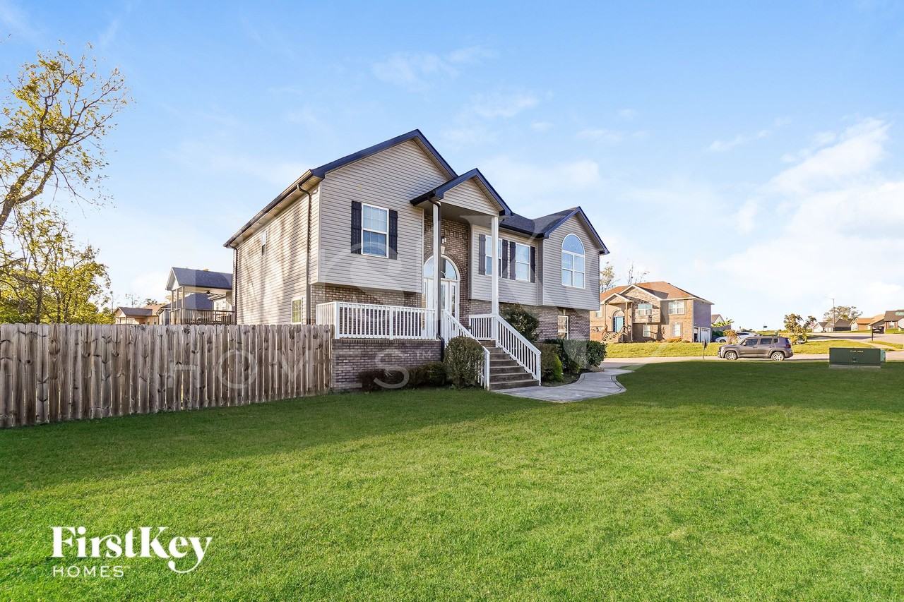 2592 Hattington Dr - Photo 2 of 19