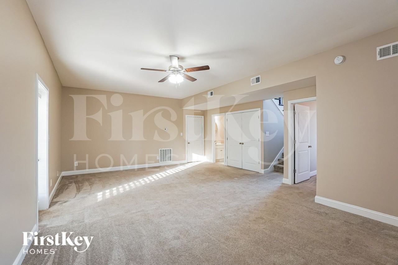 2592 Hattington Dr - Photo 3 of 19