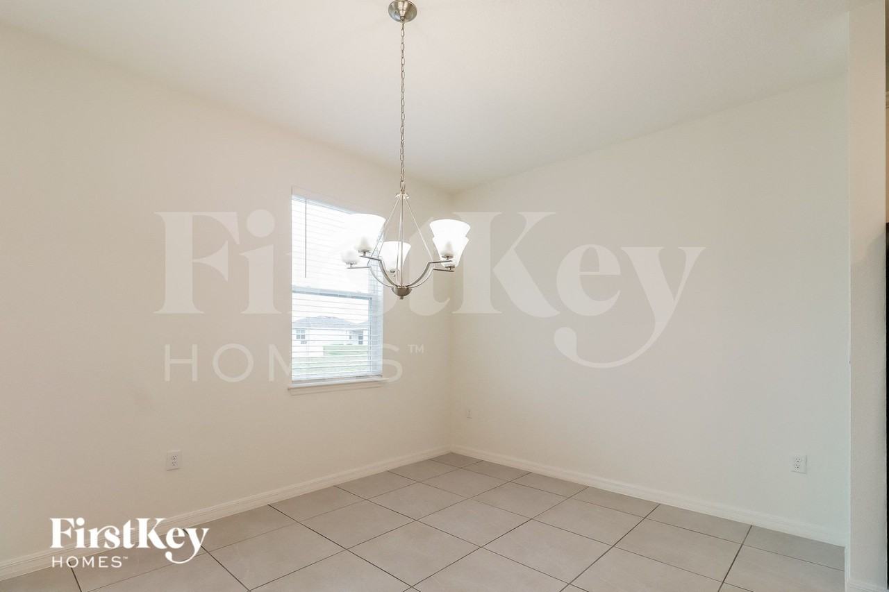 121 Windsor Reserve Dr - Photo 5 of 15