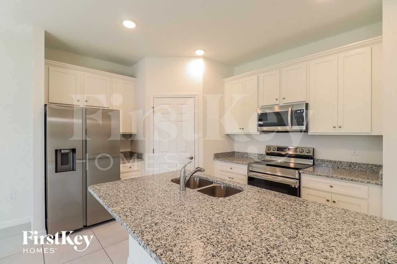 121 Windsor Reserve Dr - Photo 7 of 15