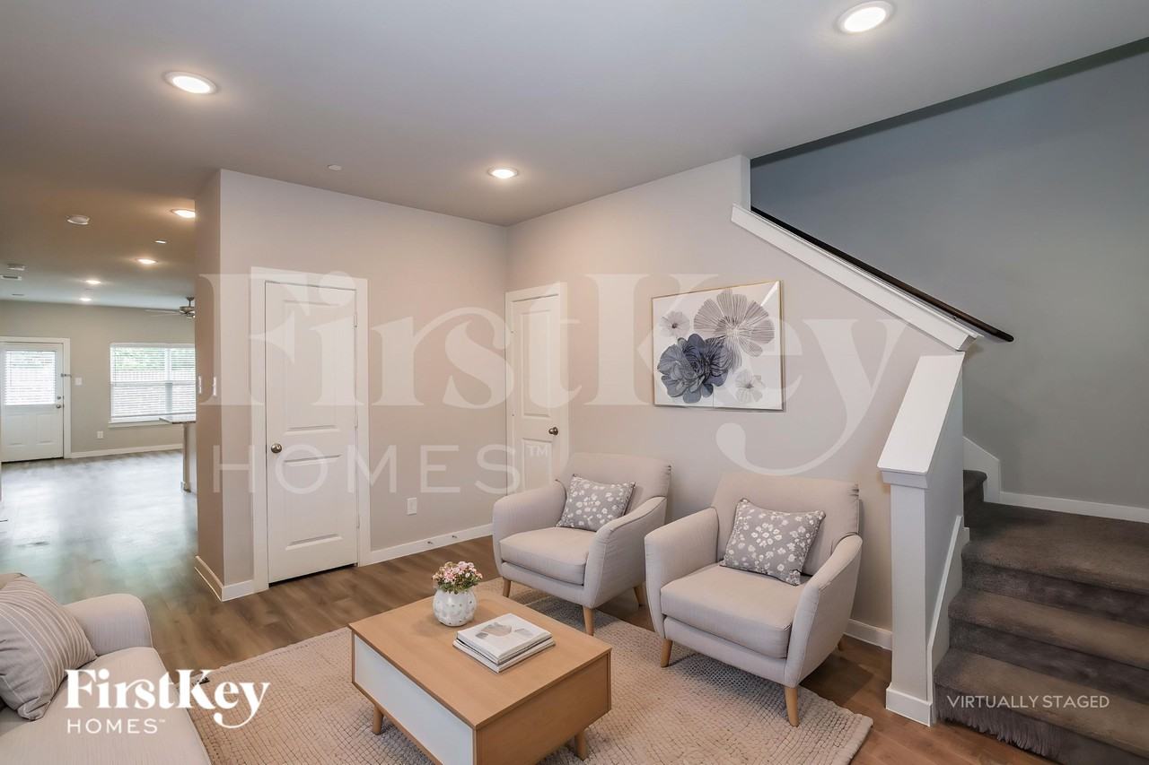 613 Ava Trl - Photo 4 of 19