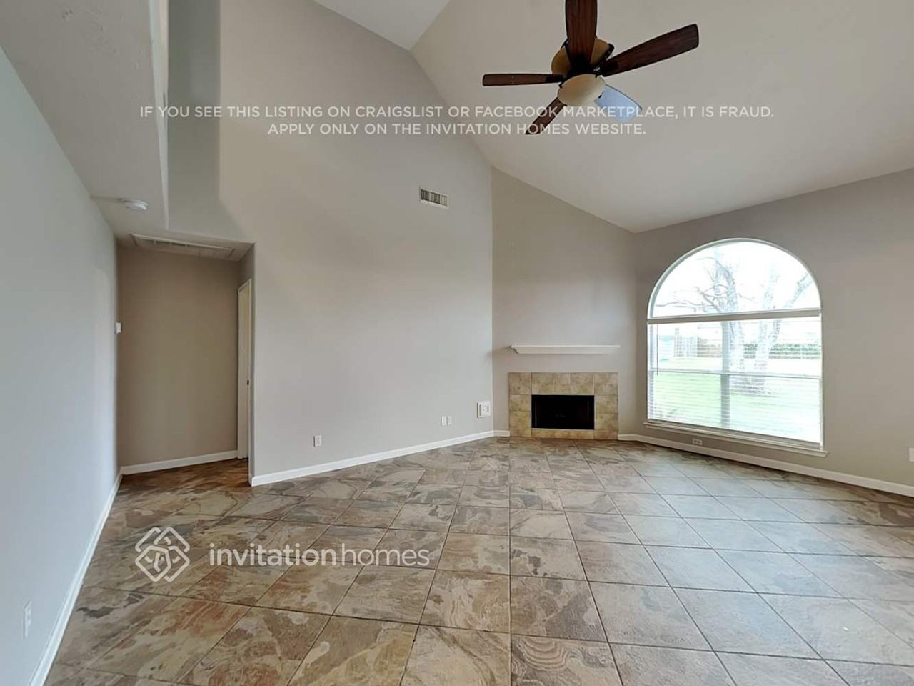 11223 S Country Club Green Dr - Photo 4 of 27