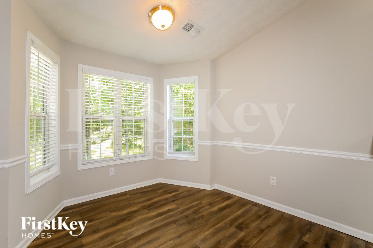 189 Waters Edge Dr - Photo 5 of 18