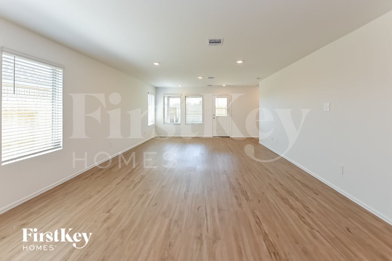 24215 Becker Hollow Ln - Photo 3 of 15