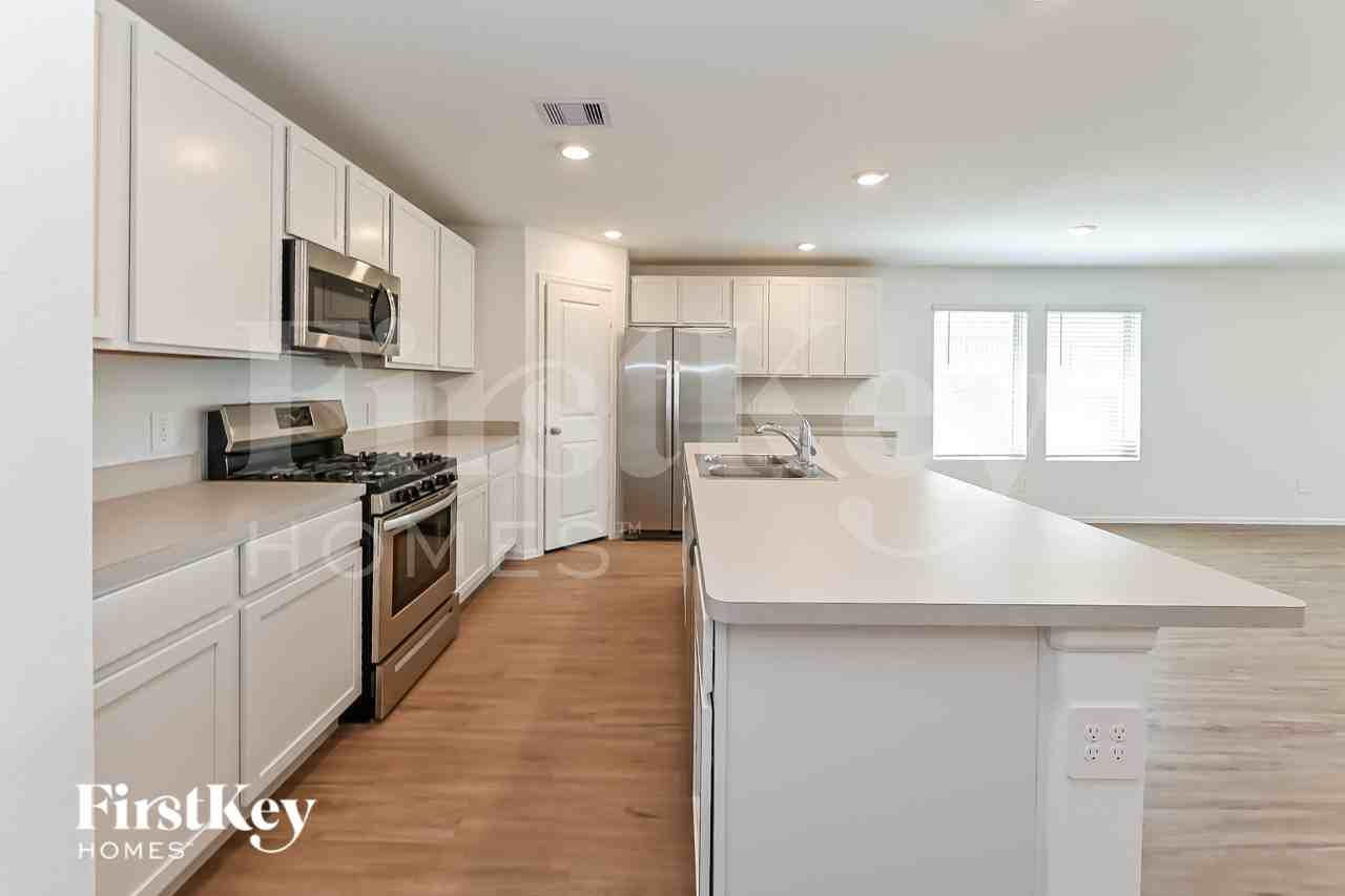 24215 Becker Hollow Ln - Photo 7 of 15