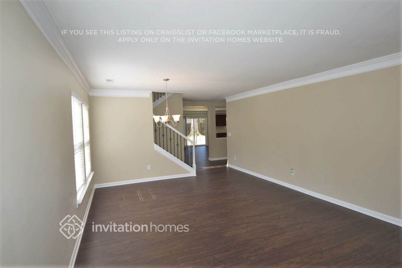 2936 Roundleaf Ct - Photo 3 of 16