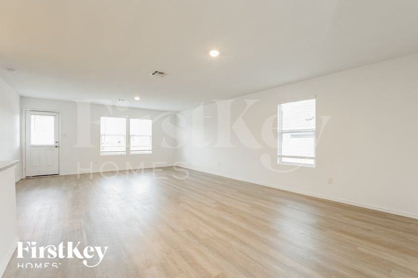 10606 Pablo Way - Photo 3 of 15