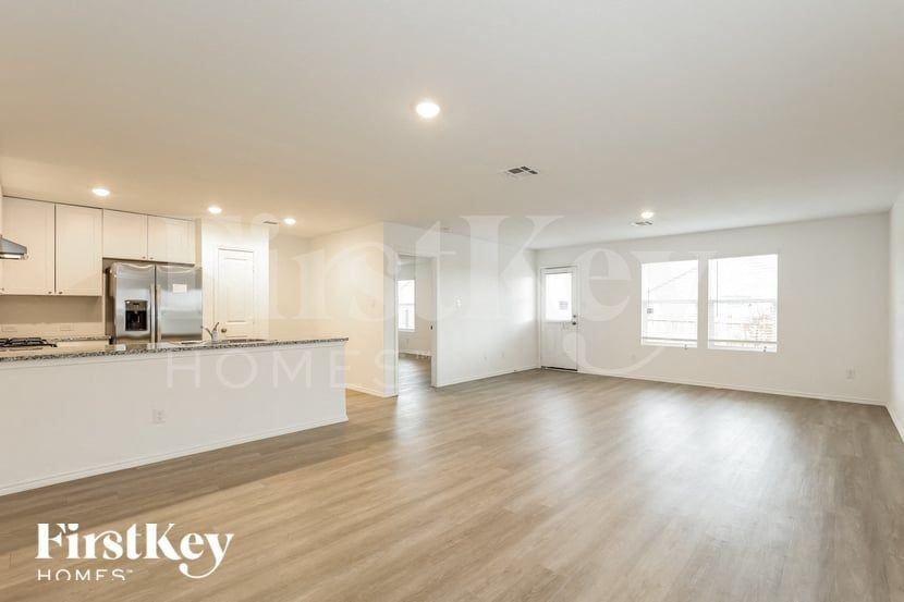 10606 Pablo Way - Photo 5 of 15