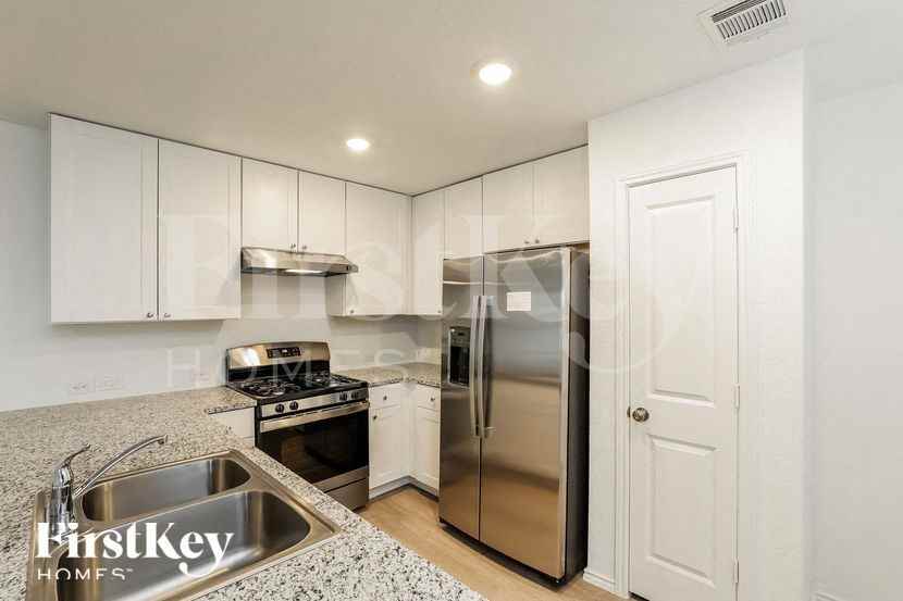 10606 Pablo Way - Photo 7 of 15