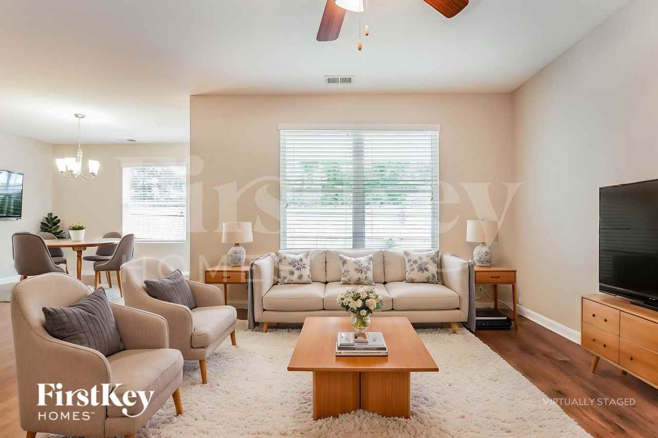 549 Waterstone Dr - Photo 3 of 18