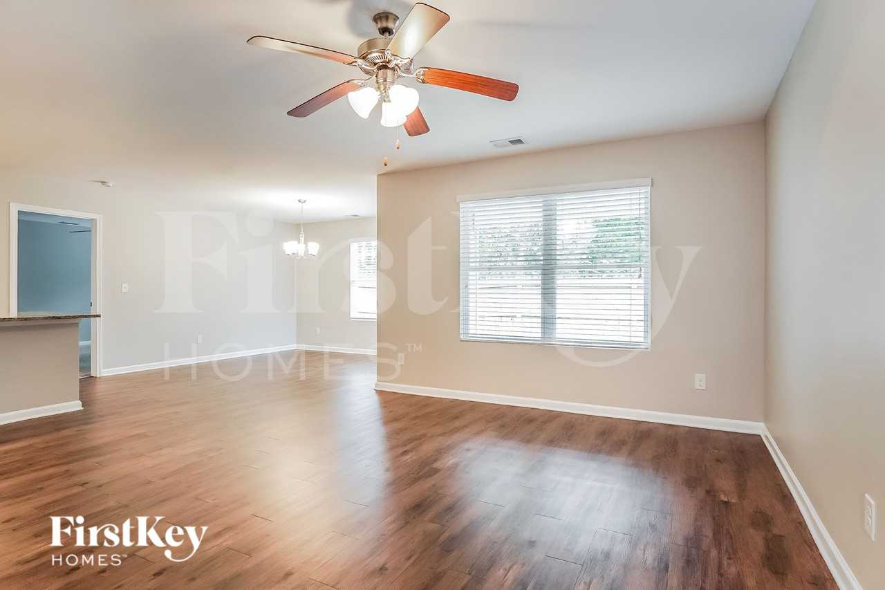 549 Waterstone Dr - Photo 4 of 18