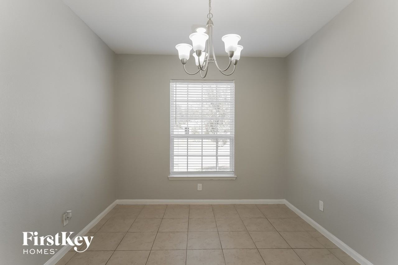 25069 Authors Dr - Photo 5 of 15