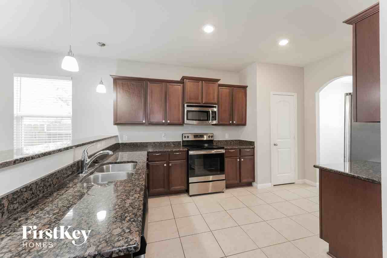 25069 Authors Dr - Photo 6 of 15