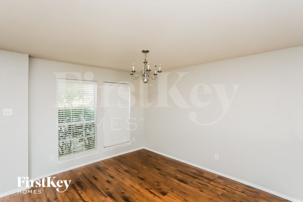 13925 Walnut Canyon Ct - Photo 4 of 15