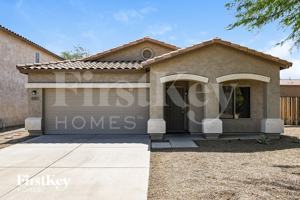 featured image of 521 E Red Rock Trl