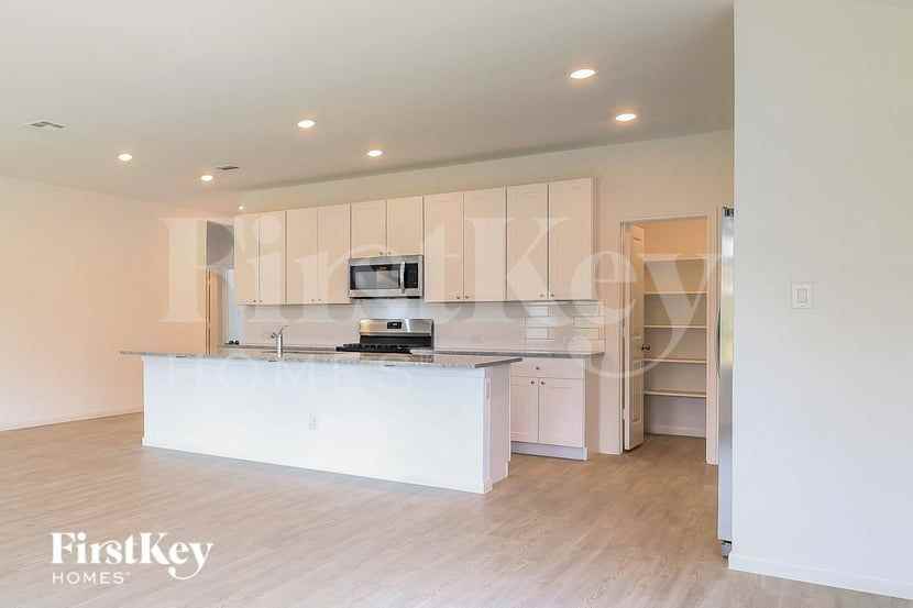 6728 Beehive Dr - Photo 6 of 15