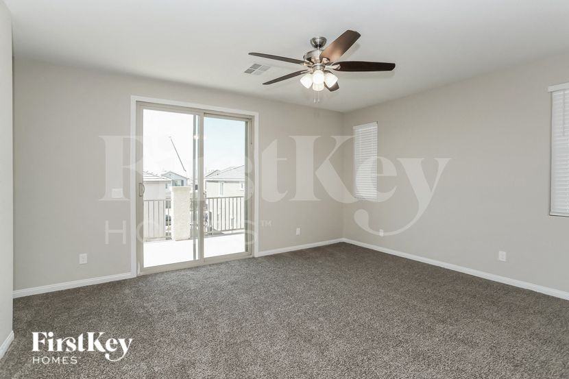 359 Elks Peak Ave - Photo 2 of 15