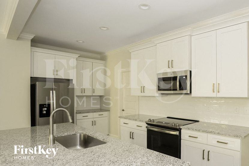 1242 Pless St Nw - Photo 6 of 15