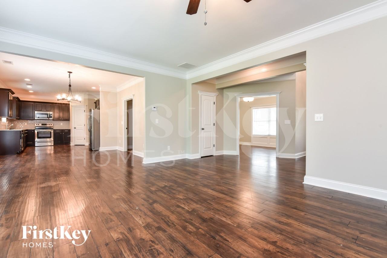 2101 Braswell Ln - Photo 3 of 15