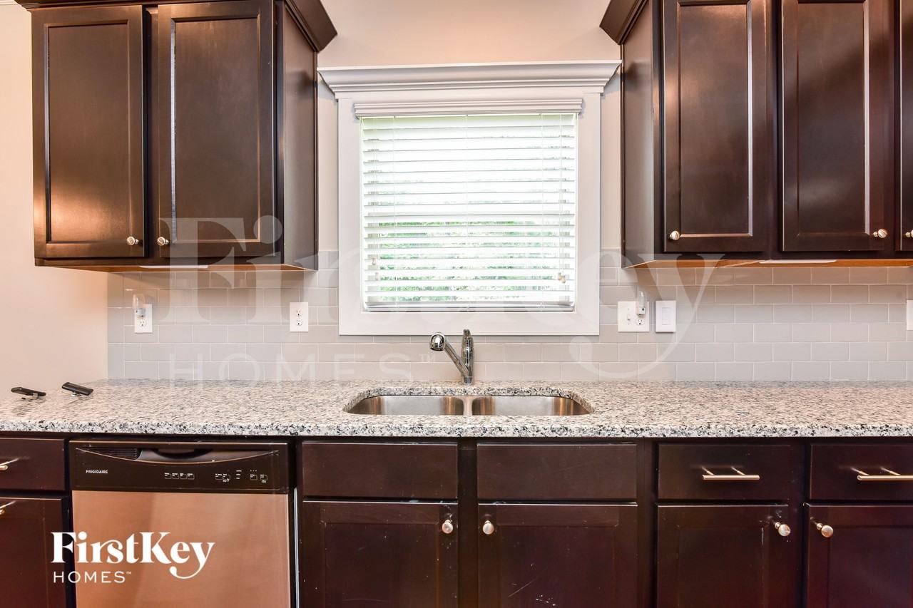 2101 Braswell Ln - Photo 6 of 15