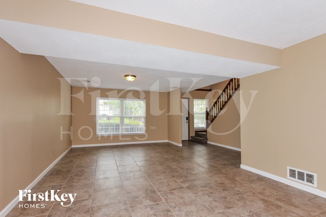 2605 Westminister Dr - Photo 2 of 15