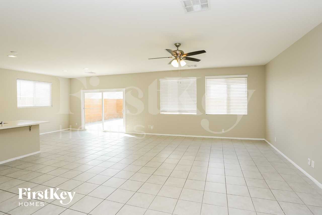 4527 Amberley Ridge Ave - Photo 2 of 15