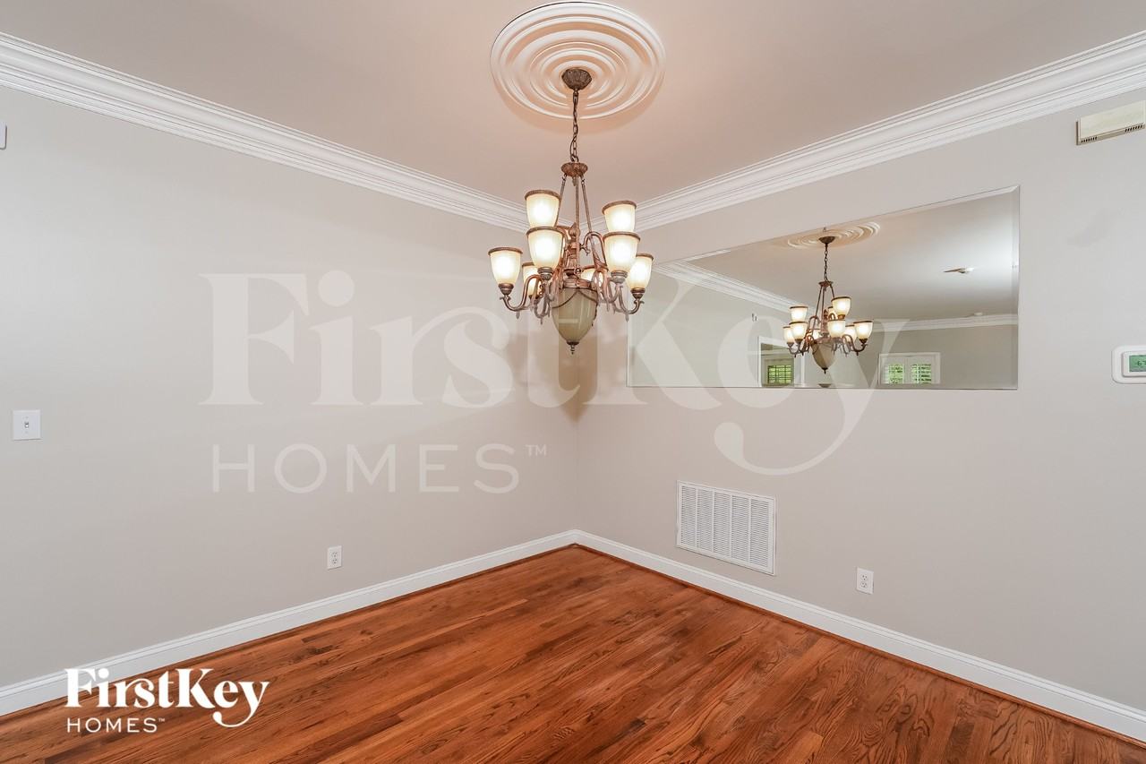 1596 Mountain Lodge Trl - Photo 3 of 15