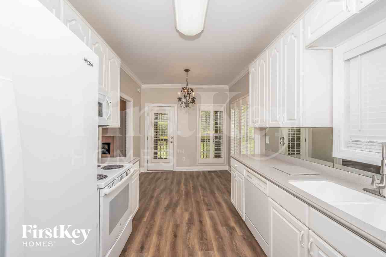 1596 Mountain Lodge Trl - Photo 6 of 15