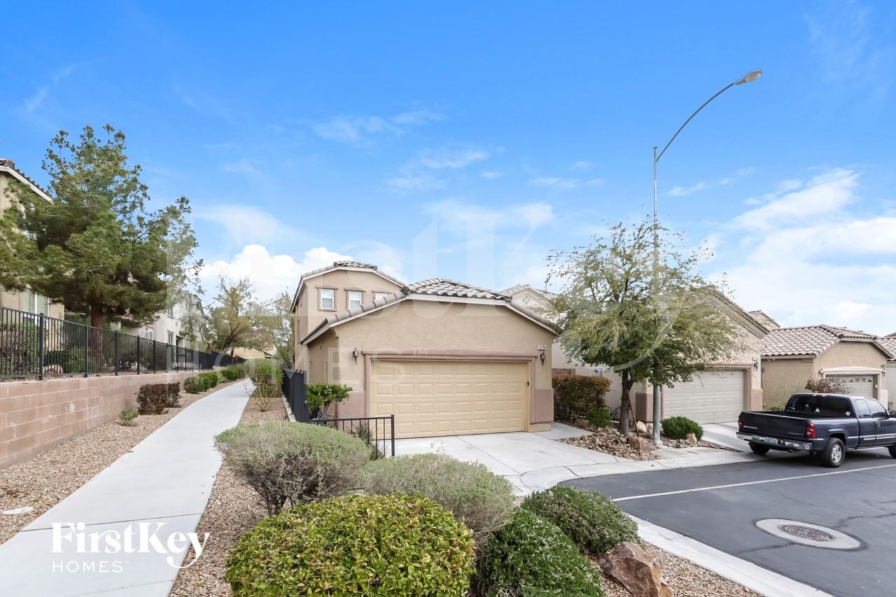 8794 Timberleaf Ct - Photo 2 of 15