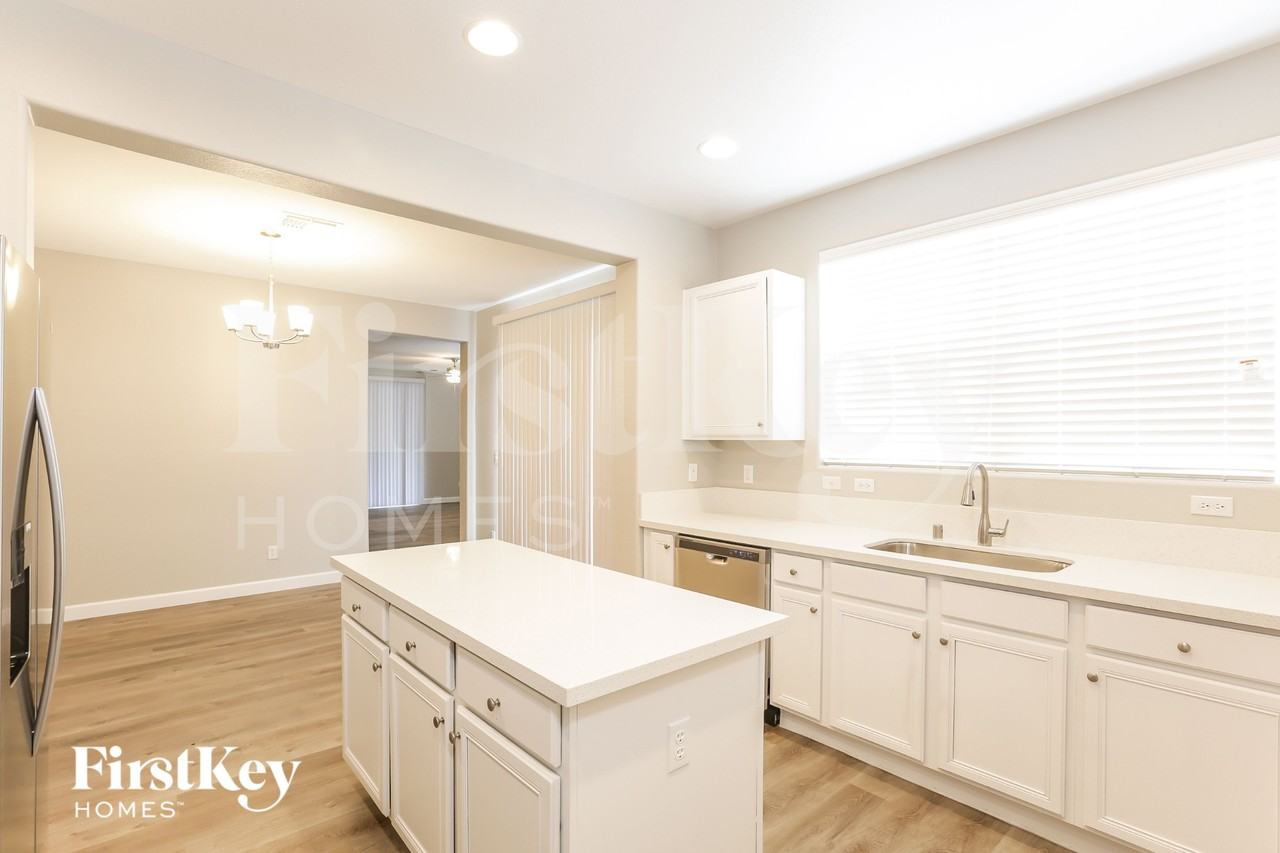 8794 Timberleaf Ct - Photo 5 of 15