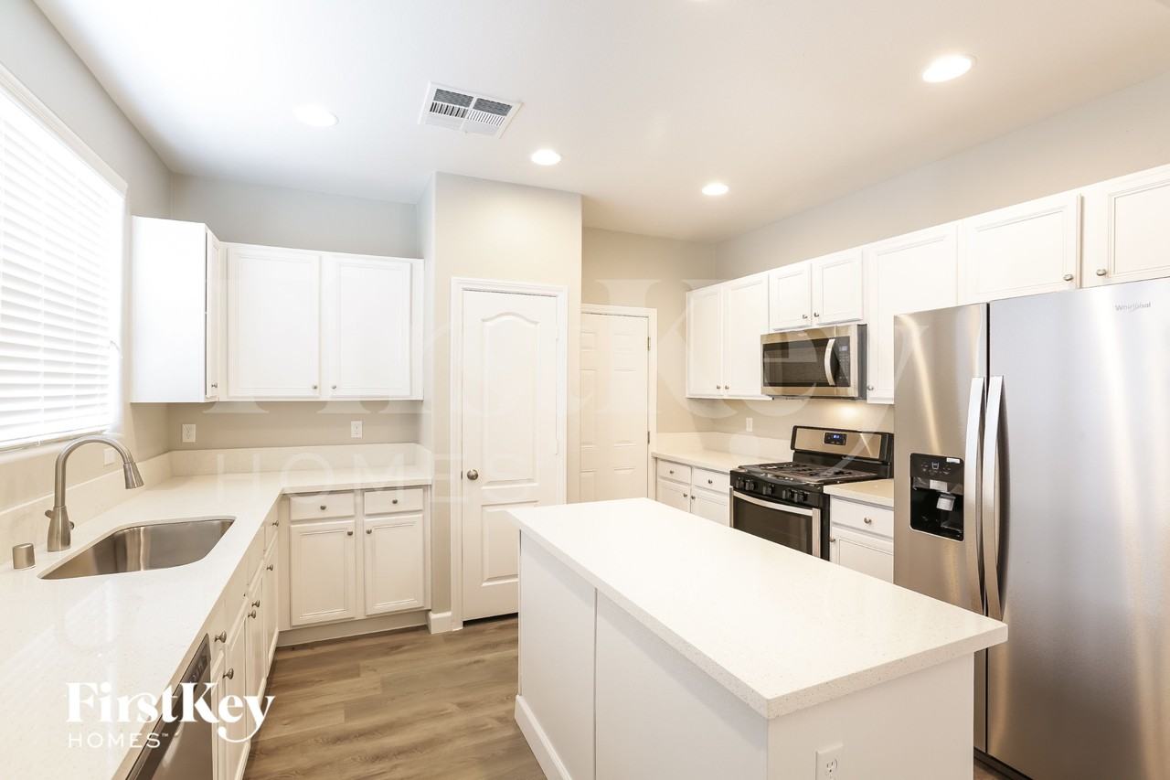 8794 Timberleaf Ct - Photo 6 of 15