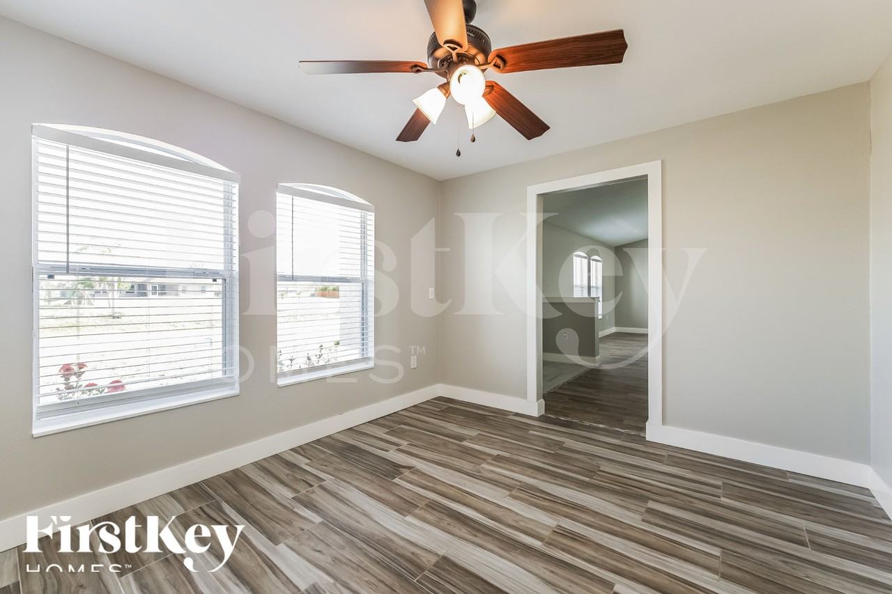 2519 Nw 7th St - Photo 6 of 16