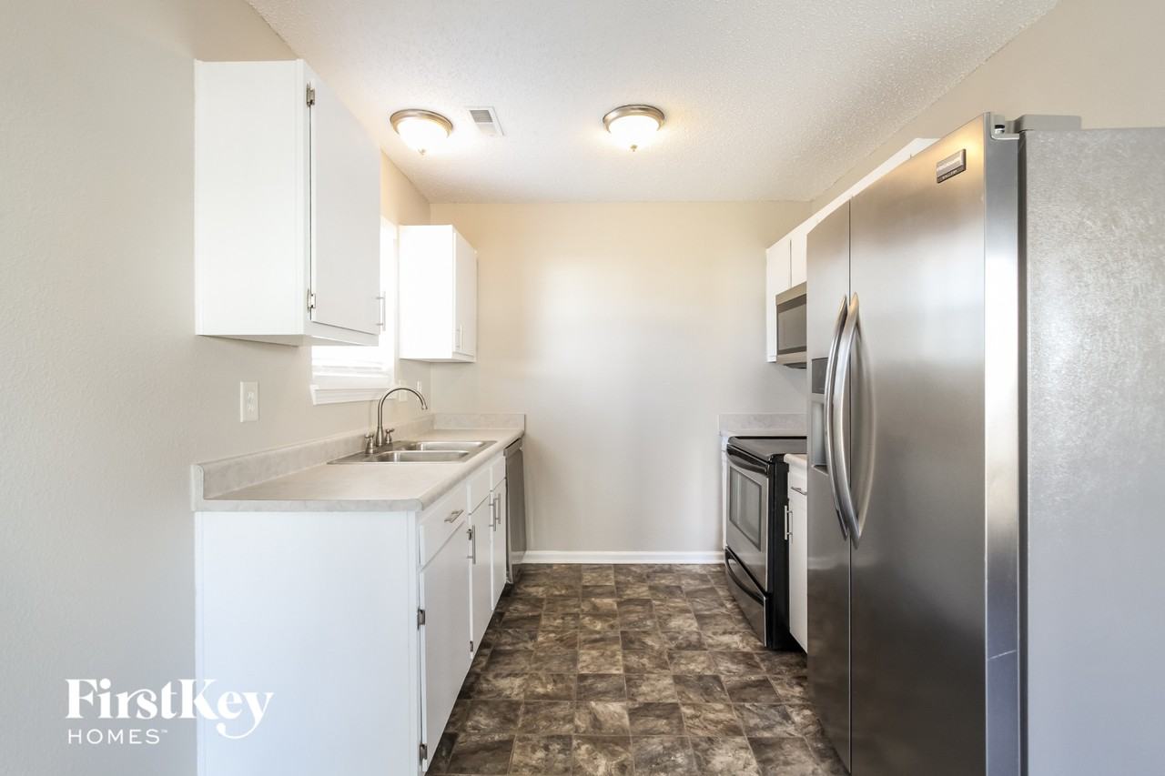 9762 Trail Dr - Photo 5 of 15