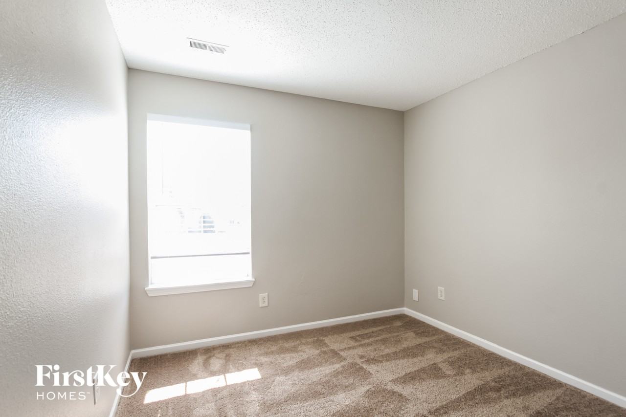 9762 Trail Dr - Photo 6 of 15